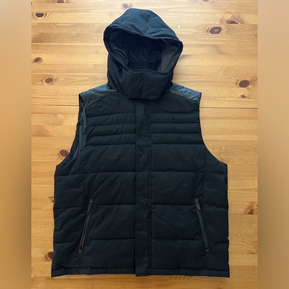 Calvin Klein Men’s XL Black Hooded Puffer Vest Faux Leather Detail